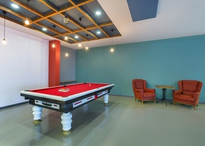 شقة باطلالة بحرية ساحرة - 2 غرفة وصالة - ضمن محمع فاخر - في كارجي جاك / الانيا 