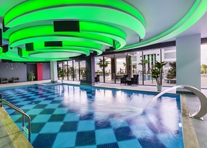 شقة باطلالة بحرية ساحرة - 2 غرفة وصالة - ضمن محمع فاخر - في كارجي جاك / الانيا 