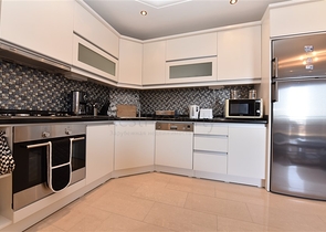 شقة اطلالة بحرية في الانيا -تصميم 2 غرفة وصالة - مفروشة - في منطقة مهوتلار / الانيا 