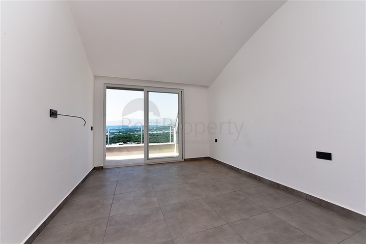 دوبلكس اطلالة بحر وجبل - 2 غرفة وصالة - مجمع سكني حديث - مهموتلار / الانيا 