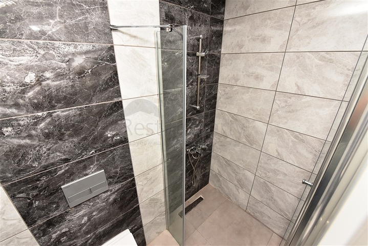 دوبلكس اطلالة بحر وجبل - 2 غرفة وصالة - مجمع سكني حديث - مهموتلار / الانيا 