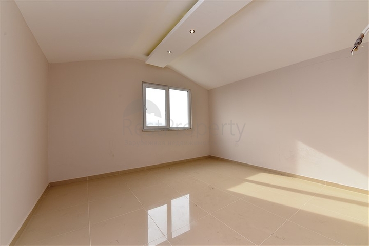 دوبلكس باطلالة بحرية - 3 غرف وصالة - في توسمور / الانيا 