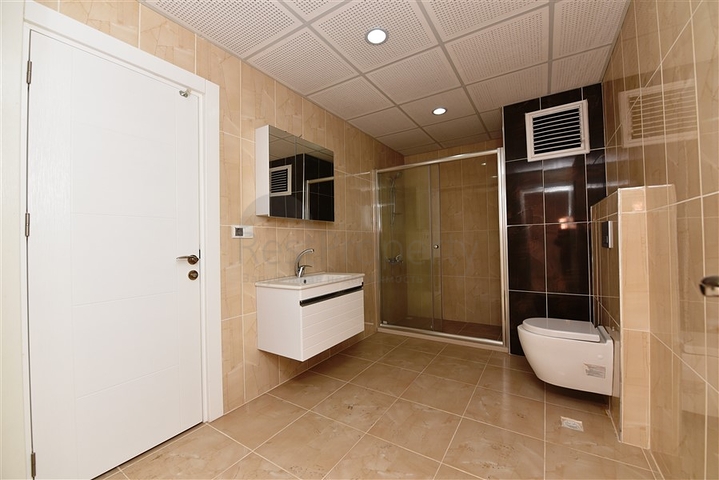 دوبلكس باطلالة بحرية - 3 غرف وصالة - في توسمور / الانيا 