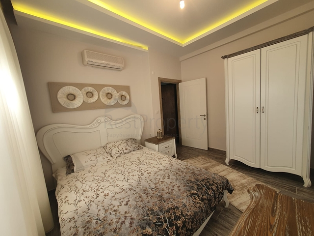 100 متر عن البحر - في مركز الانيا -شقة 2 غرفة وصالة .