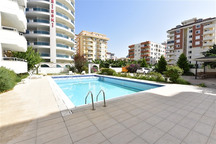 شقة 3 غرف وصالة - مطبخ منفصل - في مهموتلار / الانيا 