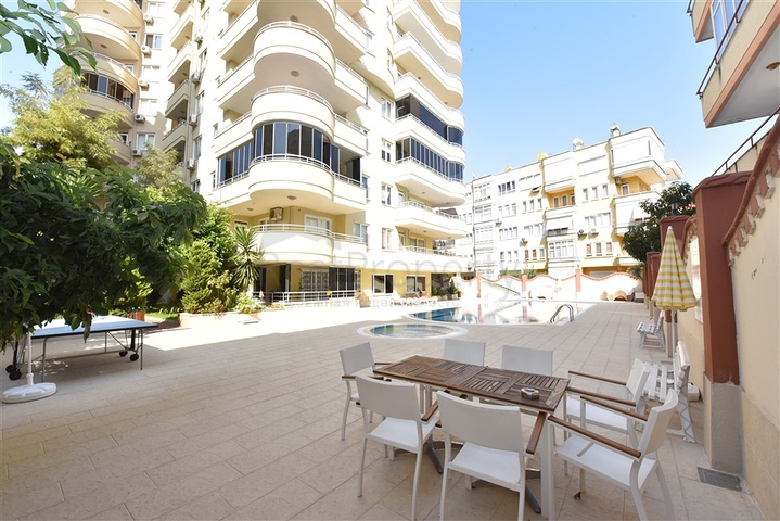 شقق للبيع في الانيا -تصاميم متنوعة - في مركز الانيا 