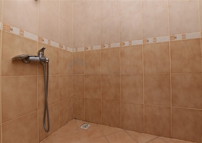 شقق للبيع في الانيا -تصاميم متنوعة - في مركز الانيا 