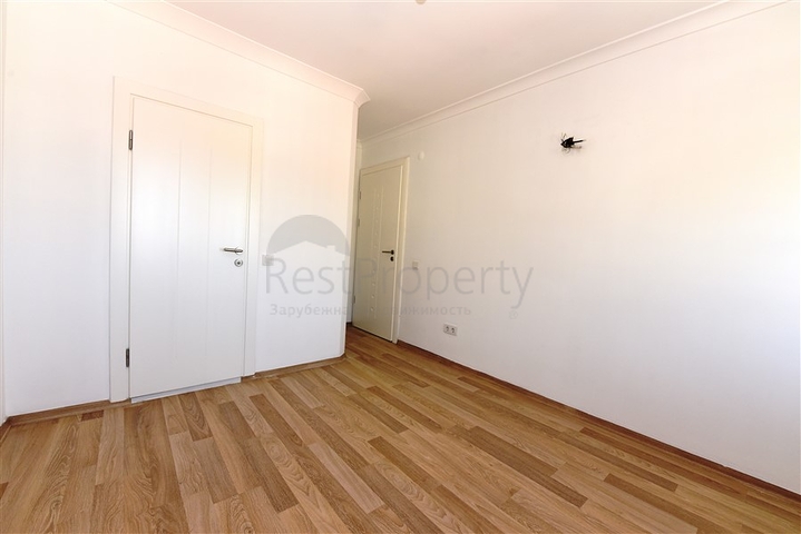 شقة عائلية في مركز الانيا -طابق 10 - تصميم 3 غرف وصالة - الانيا 