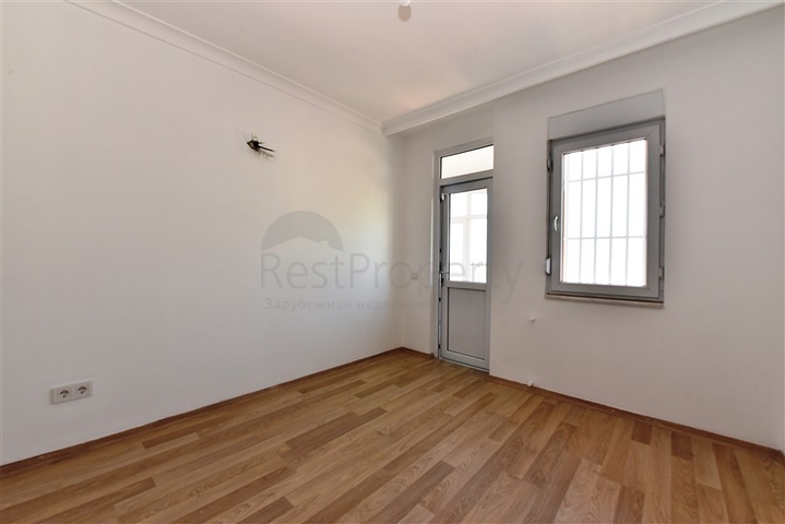 شقة عائلية في مركز الانيا -طابق 10 - تصميم 3 غرف وصالة - الانيا 