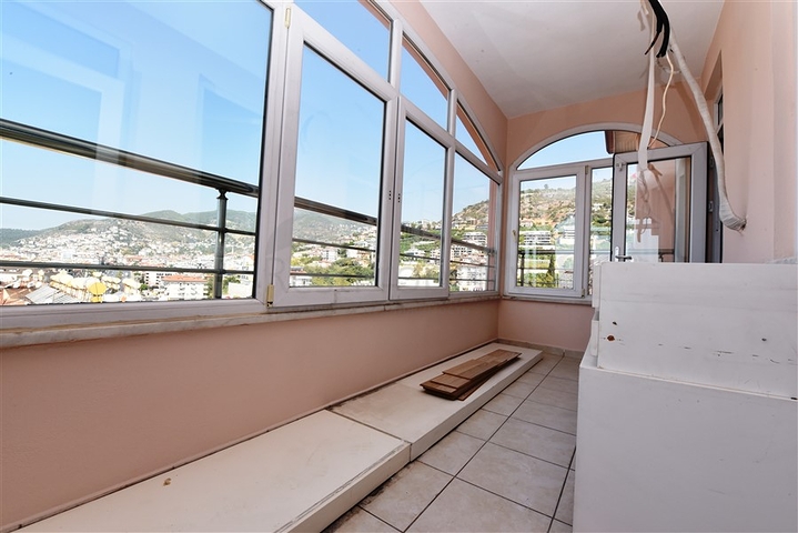 شقة عائلية في مركز الانيا -طابق 10 - تصميم 3 غرف وصالة - الانيا 