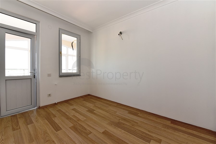 شقة عائلية في مركز الانيا -طابق 10 - تصميم 3 غرف وصالة - الانيا 