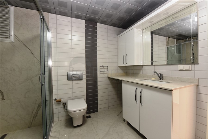 شقة عائلية في مركز الانيا -طابق 10 - تصميم 3 غرف وصالة - الانيا 