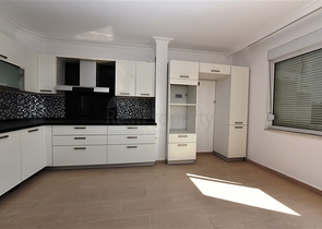 شقة عائلية في مركز الانيا -طابق 10 - تصميم 3 غرف وصالة - الانيا 