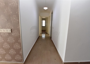 شقة عائلية في مركز الانيا -طابق 10 - تصميم 3 غرف وصالة - الانيا 