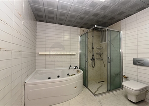 شقة عائلية في مركز الانيا -طابق 10 - تصميم 3 غرف وصالة - الانيا 