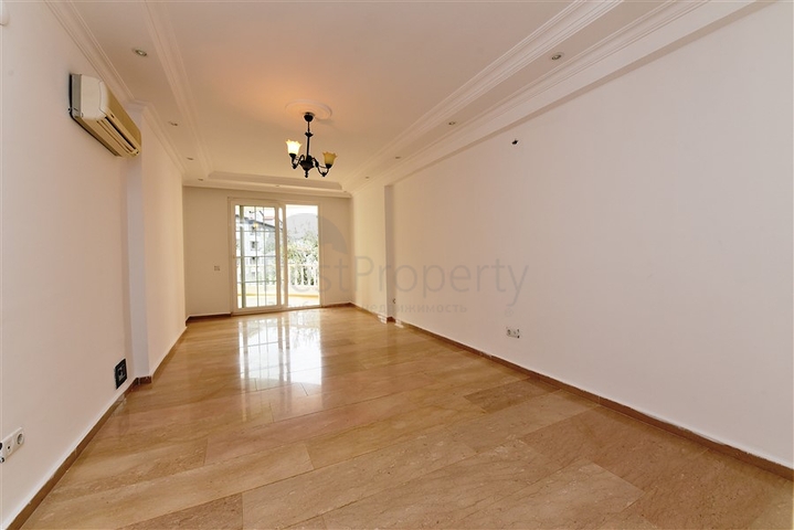 تراس واسع - شقة غرفتين وصالة -في منطقة توسمور المركزية / الانيا