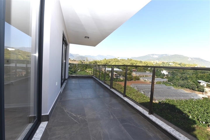 بين احضان الطبيعة - وقريب من الخدمات - مجمع جديد - شقق من تصميم 2 غرفة وصالة - في توسمور / الانيا 