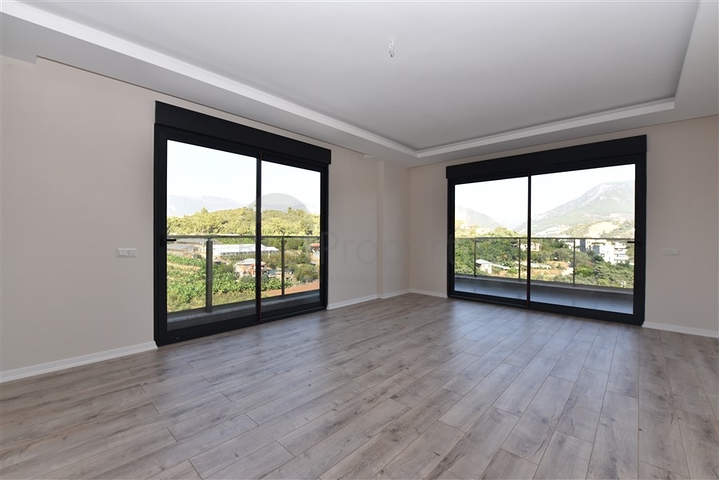 بين احضان الطبيعة - وقريب من الخدمات - مجمع جديد - شقق من تصميم 2 غرفة وصالة - في توسمور / الانيا 