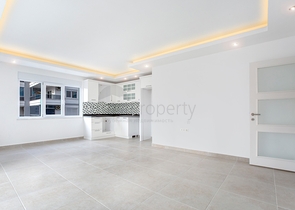 ضمن مجمع يضم كافة الخدمات وقريب من الاسواق- شقق 2 غرفة وصالة - في مهموتلار / الانيا 