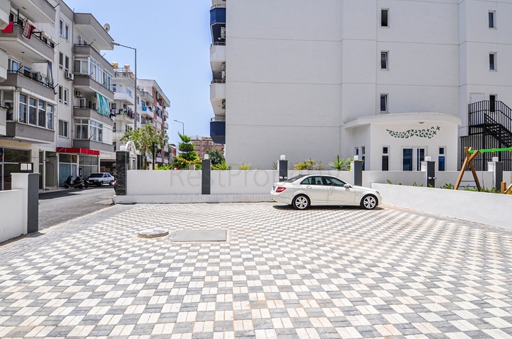 طابق مرتفع - مجمع سكني حديث - شقة 1+1 غرفة نوم وصالة - في مهموتلار / الانيا 