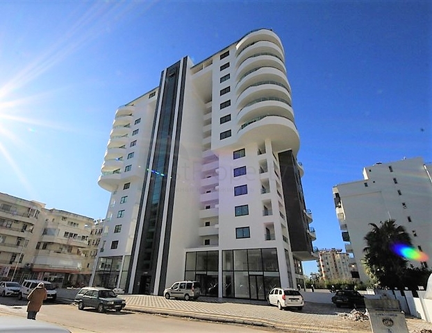 طابق مرتفع - مجمع سكني حديث - شقة 1+1 غرفة نوم وصالة - في مهموتلار / الانيا 