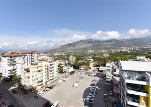 طابق مرتفع - مجمع سكني حديث - شقة 1+1 غرفة نوم وصالة - في مهموتلار / الانيا 