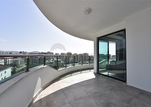 طابق مرتفع - مجمع سكني حديث - شقة 1+1 غرفة نوم وصالة - في مهموتلار / الانيا 