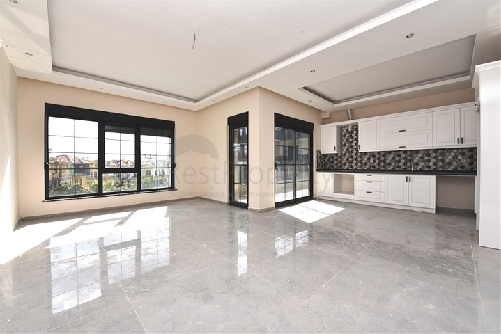 شقة عائلية واسعة - اربع غرف وصالة ضمن مجمع - في منطقة اوبا / الانيا 