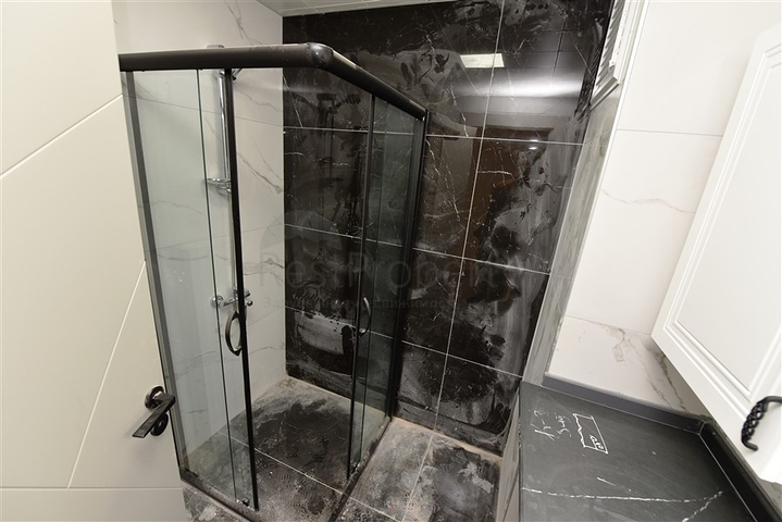 شقة عائلية واسعة - اربع غرف وصالة ضمن مجمع - في منطقة اوبا / الانيا 