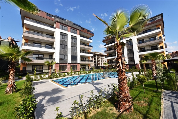 شقة عائلية واسعة - اربع غرف وصالة ضمن مجمع - في منطقة اوبا / الانيا 