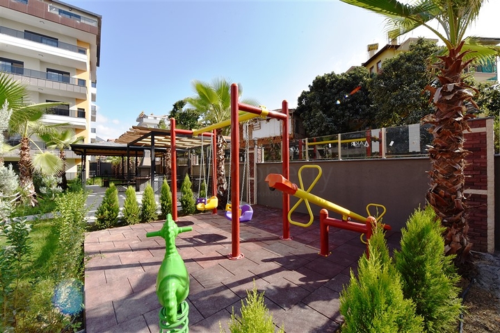 شقة عائلية واسعة - اربع غرف وصالة ضمن مجمع - في منطقة اوبا / الانيا 