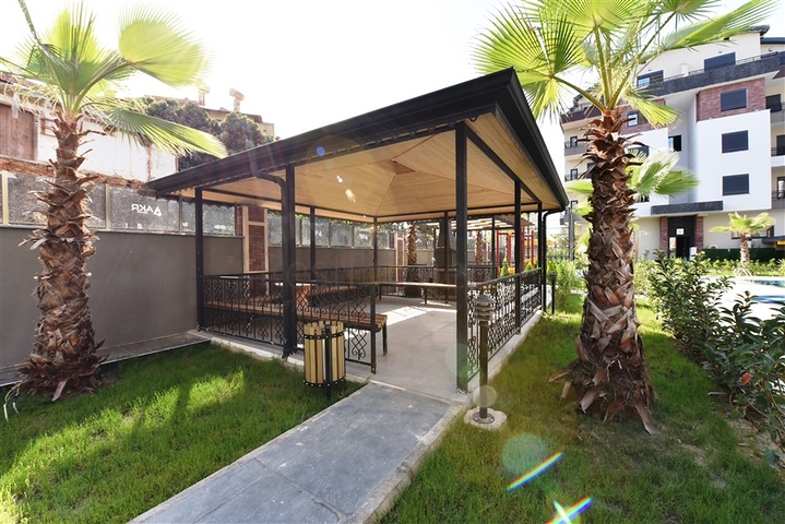 شقة عائلية واسعة - اربع غرف وصالة ضمن مجمع - في منطقة اوبا / الانيا 