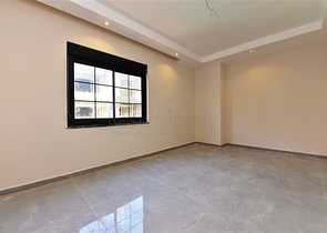 شقة عائلية واسعة - اربع غرف وصالة ضمن مجمع - في منطقة اوبا / الانيا 