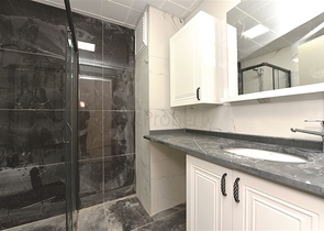 شقة عائلية واسعة - اربع غرف وصالة ضمن مجمع - في منطقة اوبا / الانيا 