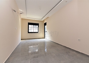 شقة عائلية واسعة - اربع غرف وصالة ضمن مجمع - في منطقة اوبا / الانيا 