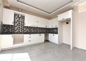 شقة عائلية واسعة - اربع غرف وصالة ضمن مجمع - في منطقة اوبا / الانيا 