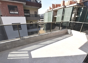 شقة عائلية واسعة - اربع غرف وصالة ضمن مجمع - في منطقة اوبا / الانيا 