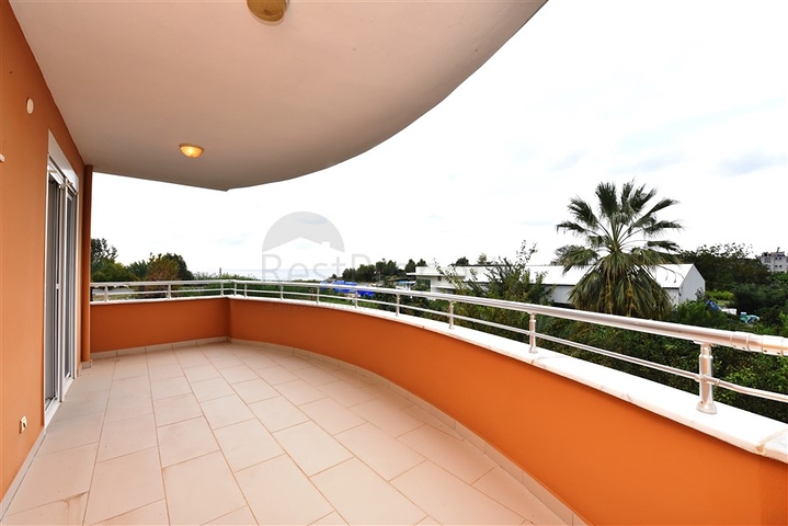 على البحر مباشرة - شقق عائلية 2 غرفة وصالة -في مدينة الانيا / منطقة ديمرتاش 