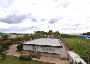 على البحر مباشرة - شقق عائلية 2 غرفة وصالة -في مدينة الانيا / منطقة ديمرتاش 