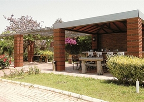 على البحر مباشرة - شقق عائلية 2 غرفة وصالة -في مدينة الانيا / منطقة ديمرتاش 