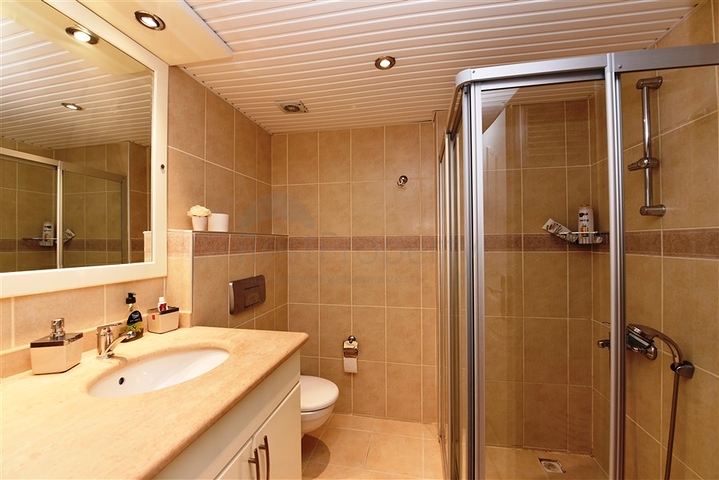 قريبة من البحر - شقة غرفتين وصالة مع الاثاث - في منطقة اوبا المركزية / الانيا 