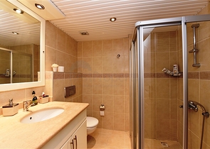 قريبة من البحر - شقة غرفتين وصالة مع الاثاث - في منطقة اوبا المركزية / الانيا 