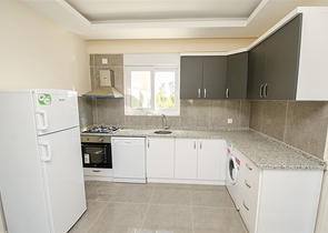 شقة 2 + 1 في مبنى جديد في وسط بيليك أنطاليا