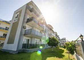 شقة 2 + 1 في مبنى جديد في وسط بيليك أنطاليا