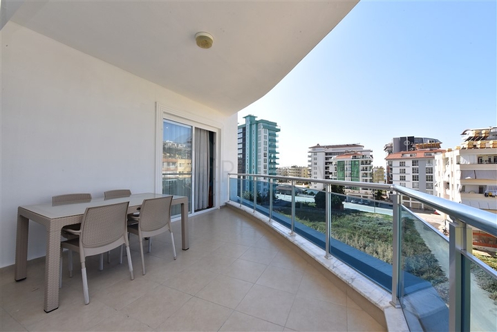 تصميم انيق - شقة مؤثثة - غرفة وصالة - قريبة من البحر - في مهموتلار  / الانيا 