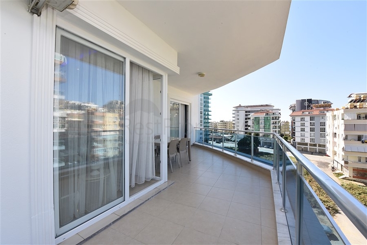 تصميم انيق - شقة مؤثثة - غرفة وصالة - قريبة من البحر - في مهموتلار  / الانيا 