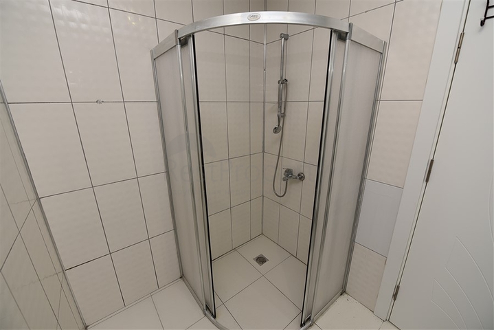 تصميم انيق - شقة مؤثثة - غرفة وصالة - قريبة من البحر - في مهموتلار  / الانيا 