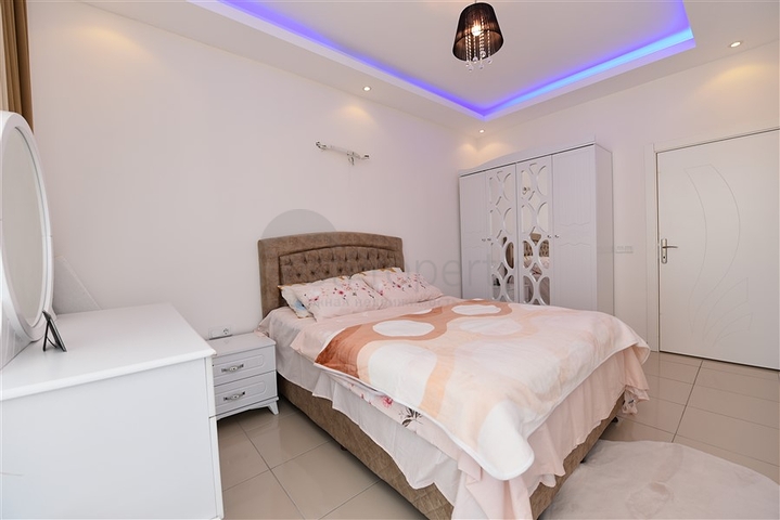 تصميم انيق - شقة مؤثثة - غرفة وصالة - قريبة من البحر - في مهموتلار  / الانيا 