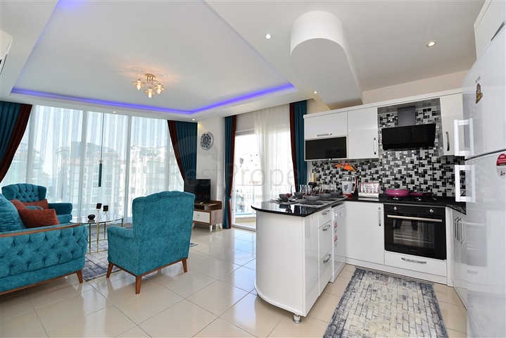 تصميم انيق - شقة مؤثثة - غرفة وصالة - قريبة من البحر - في مهموتلار  / الانيا 