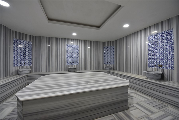 تصميم انيق - شقة مؤثثة - غرفة وصالة - قريبة من البحر - في مهموتلار  / الانيا 